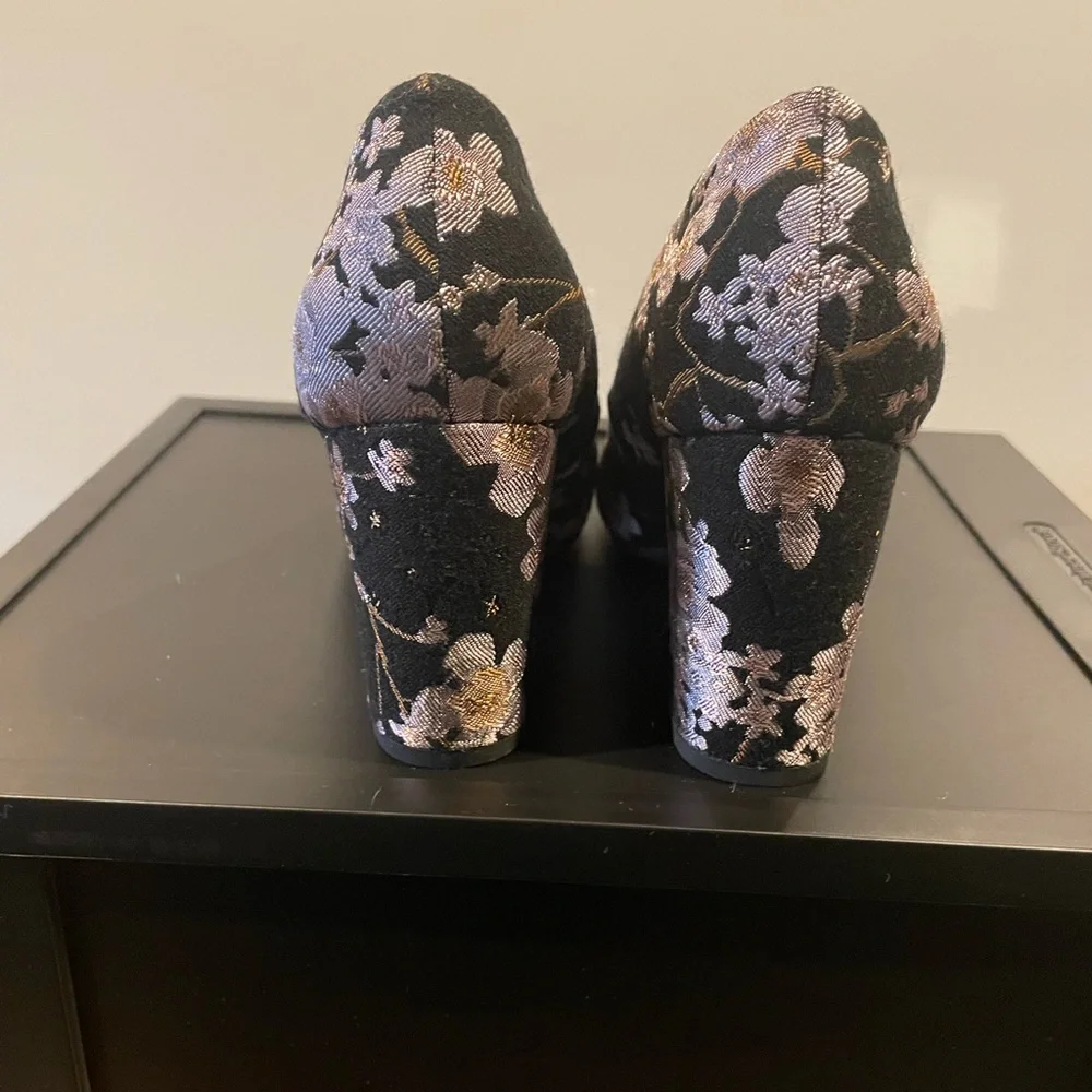 Rampage Black Floral Heels. Size 8. - Picture 4 of 5
